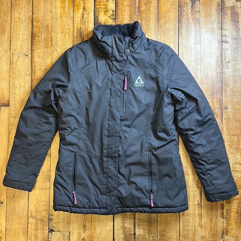 GERRY Jacket size Medium Slim fit Winter Coat puffer ski snowboarding snow